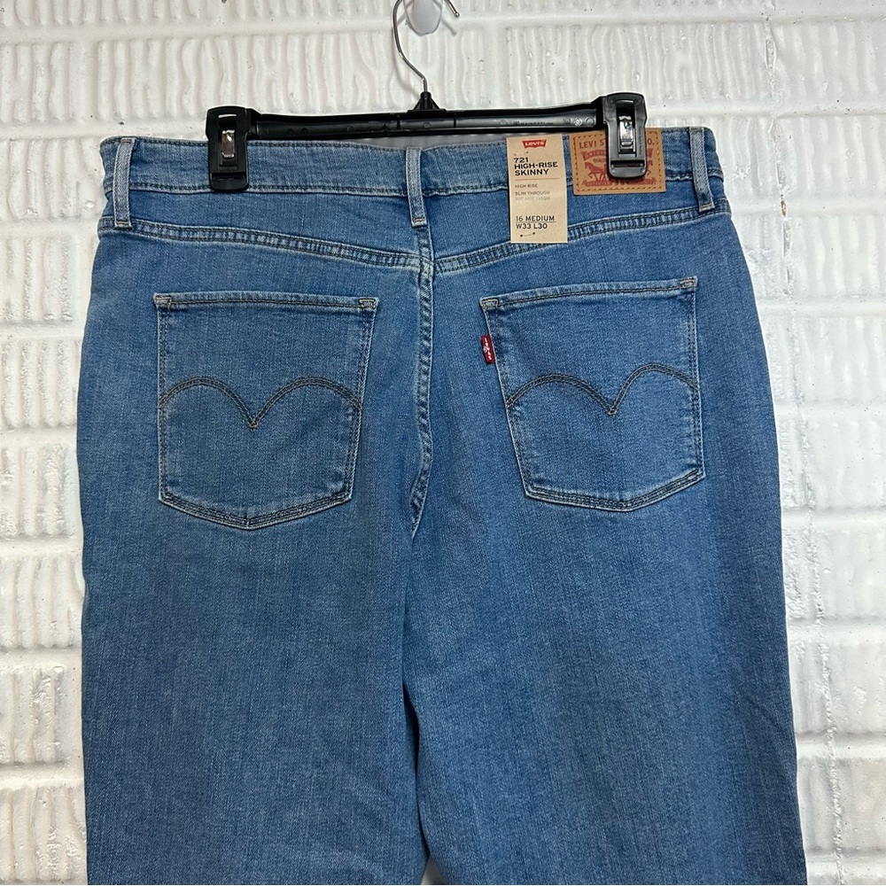 Levi’s 721 High Rise Skinny Jeans – Ripped Raw Hem (NWT) - Picture 9 of 13